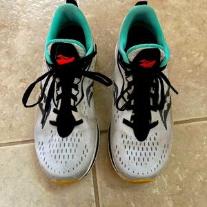 Saucony Women's - Size 9